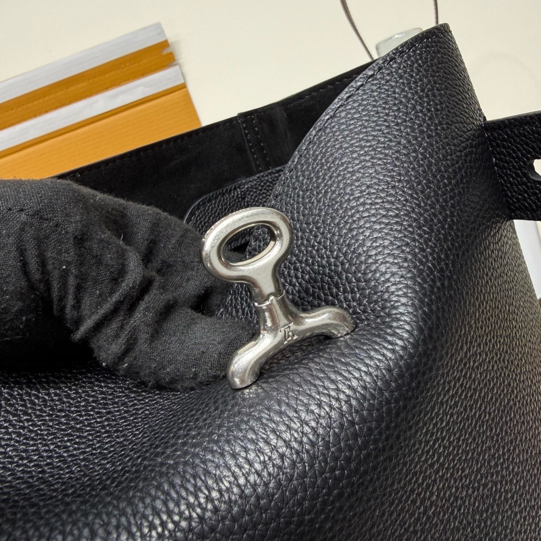 2026124173311857 270